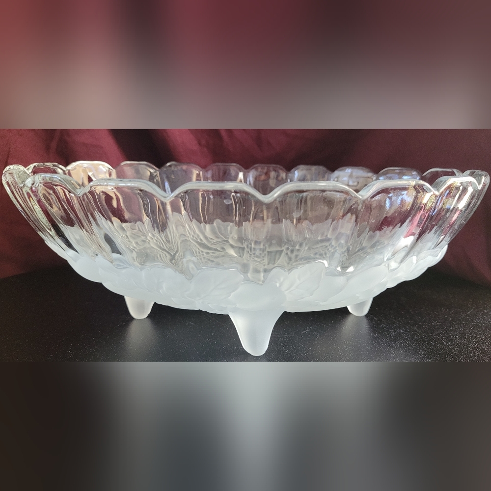 Vintage Heavy Footed Satin Frost Indiana Glass Oval Scalloped Fruit Bowl
